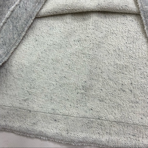 Tommy Bahama gold fleck sweater top. Size Medium - Picture 7 of 11